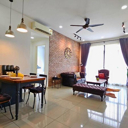 Conezion Near Ioi City Mall, Maeps Serdang, Putrajaya By Cloud Host Экстерьер фото